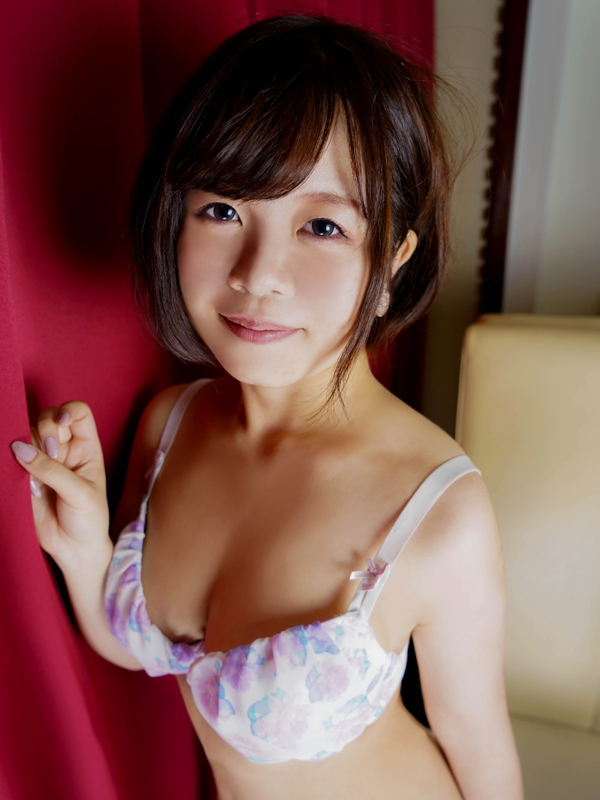 激安ヌキ道楽・和歌山店 えりか 25歳 T：152cm　B：86(G)　W：56　H：84